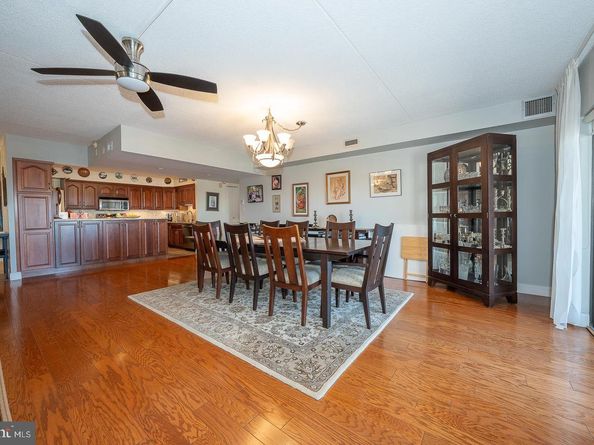 20925 Valley Forge Circle 925, King Of Prussia PA 19406