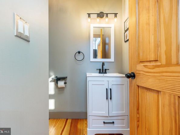 227 Grape Street, Philadelphia PA 19128