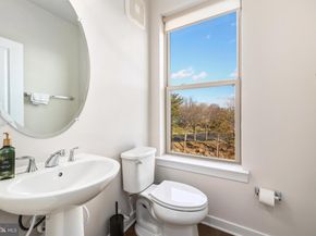 13508 Innovation Station Loop 3B, Herndon VA 20171