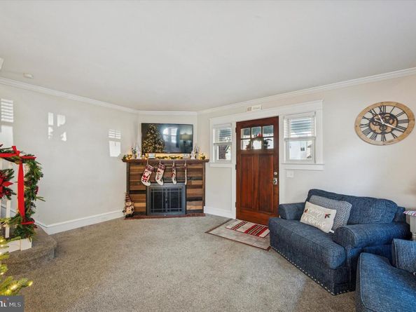 220 Sedgewood Road, Springfield PA 19064