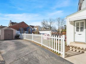 220 Sedgewood Road, Springfield PA 19064