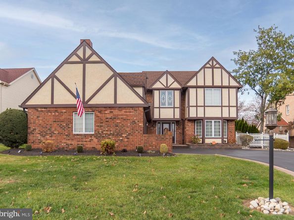 9616 Eden Hall Lane, Philadelphia PA 19114