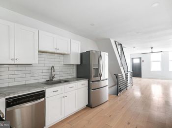 1336 N Hollywood Street