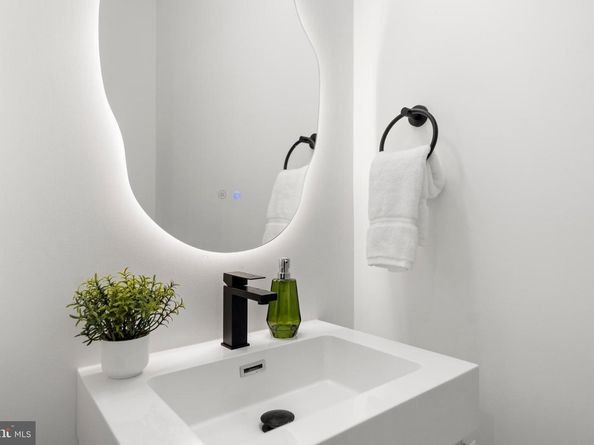 249 Gallatin Street NW, Washington DC 20011