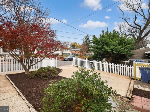 1943 S Lowell Street, Arlington VA 22204