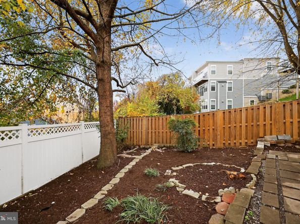 1943 S Lowell Street, Arlington VA 22204