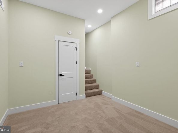 1943 S Lowell Street, Arlington VA 22204