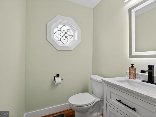 1943 S Lowell Street, Arlington VA 22204