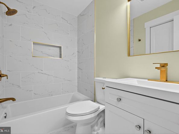 1943 S Lowell Street, Arlington VA 22204