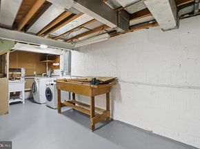 1135 N Powhatan Street N, Arlington VA 22205