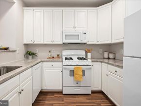 2330 14TH Street N 207, Arlington VA 22201