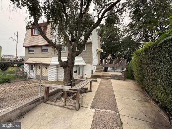 2867 Sebring Road, Philadelphia PA 19152