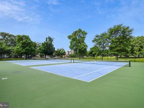 1300 S Cleveland Street 364, Arlington VA 22204