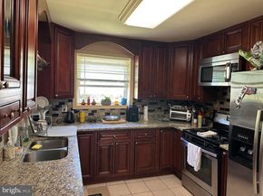 6105 Munson Hill Road, Falls Church VA 22044