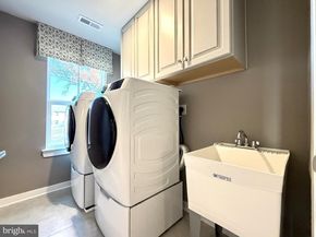 1126 Miles Court, Cheltenham PA 19012