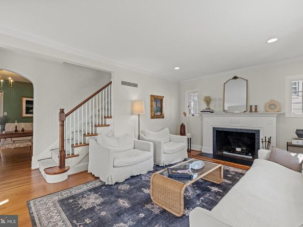 6120 32nd Place NW, Washington DC 20015