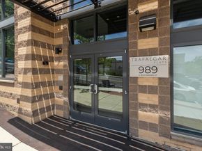 989 S Buchanan Street 214, Arlington VA 22204