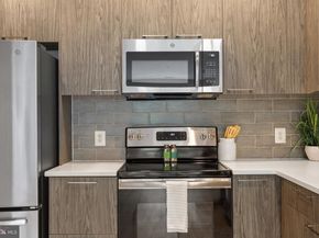 989 S Buchanan Street 214, Arlington VA 22204