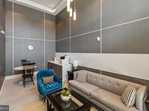 989 S Buchanan Street 214, Arlington VA 22204