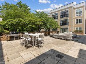 989 S Buchanan Street 214, Arlington VA 22204