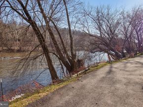 956 Riverplace Drive 2, Conshohocken PA 19428