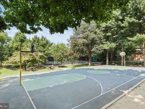 8340 Greensboro Drive 1007, Mclean VA 22102