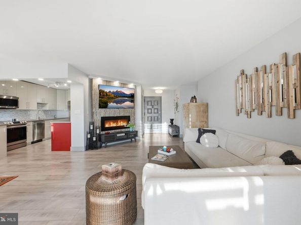8340 Greensboro Drive 1007, Mclean VA 22102