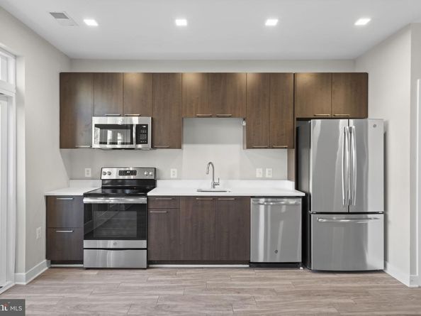 989 S Buchanan Street 312, Arlington VA 22204