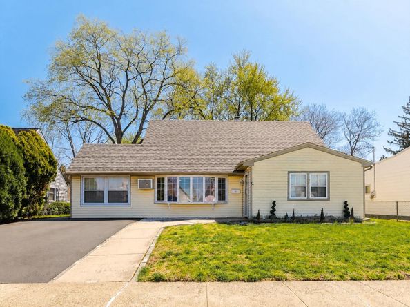 51 Junewood Drive, Levittown PA 19055