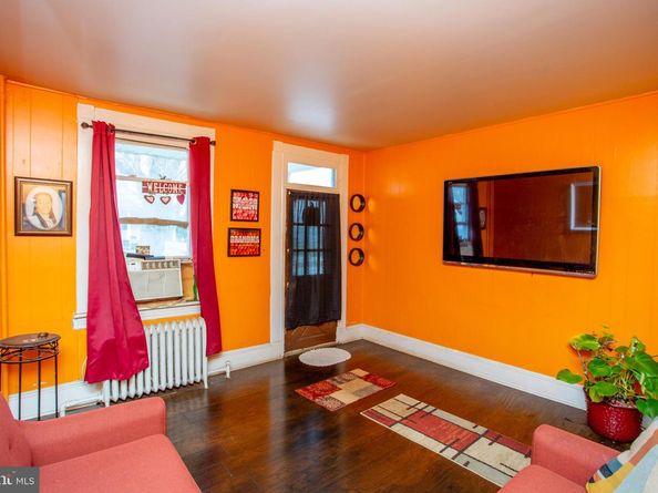 576 Bath, Bristol PA 19007