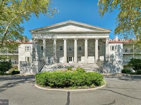105 Commodore Court, Philadelphia PA 19146