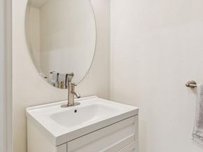 105 Commodore Court, Philadelphia PA 19146