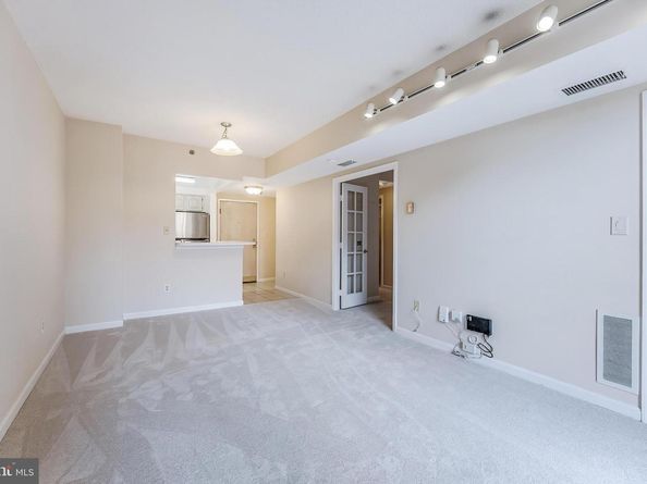 4808 Moorland Lane 314, Bethesda MD 20814