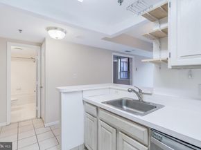 4808 Moorland Lane 314, Bethesda MD 20814