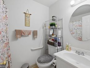 832B Putnam Boulevard 55B, Wallingford PA 19086