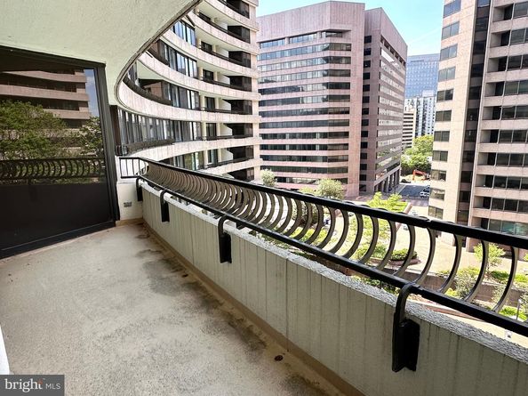 1300 Crystal Drive 901S, Arlington VA 22202