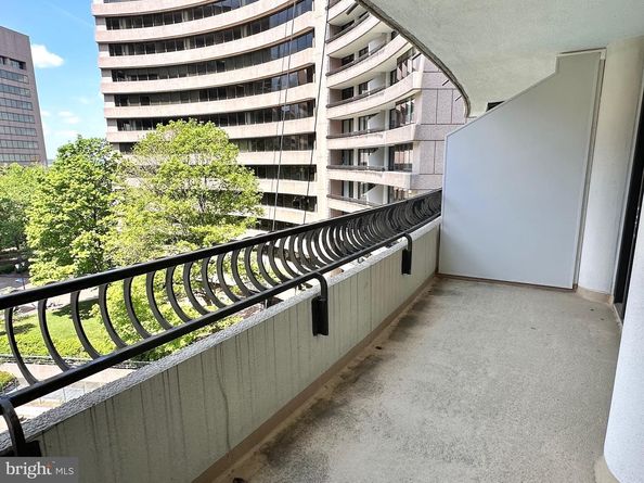 1300 Crystal Drive 901S, Arlington VA 22202
