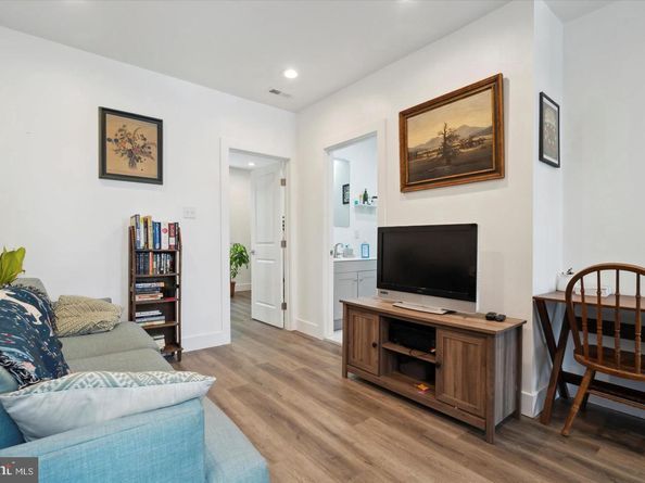 5139 Pine Street, Philadelphia PA 19143