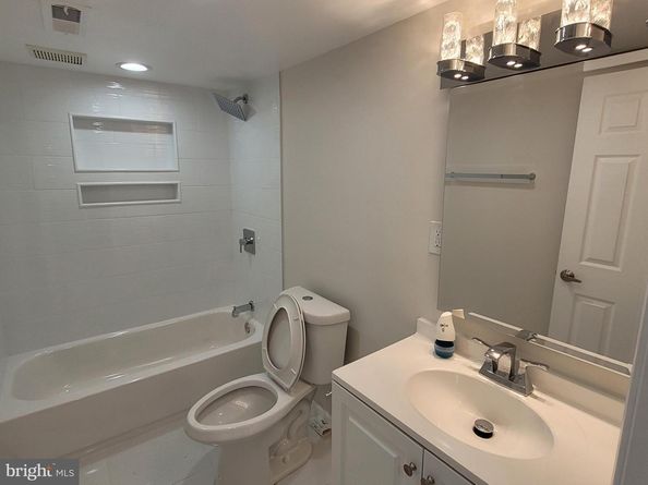 1125 12TH Street NW B1, Washington DC 20005