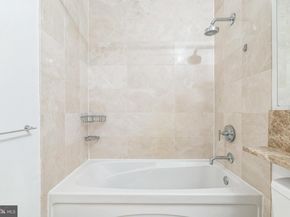 1425 Locust Street 3B, Philadelphia PA 19102