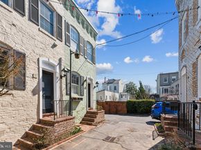 7 Pomander Walk NW, Washington DC 20007