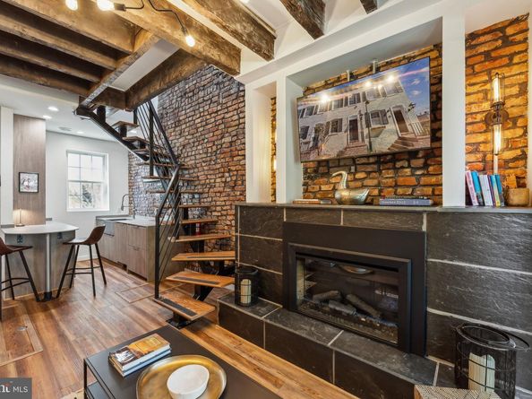 7 Pomander Walk NW, Washington DC 20007