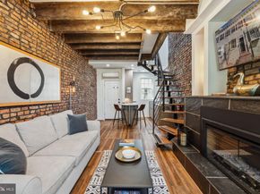 7 Pomander Walk NW, Washington DC 20007