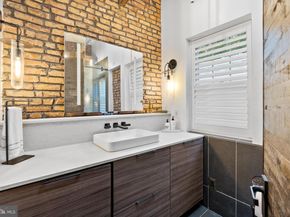 7 Pomander Walk NW, Washington DC 20007