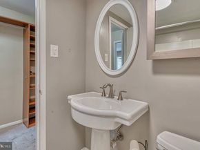 5340 Holmes Run Parkway 101, Alexandria VA 22304