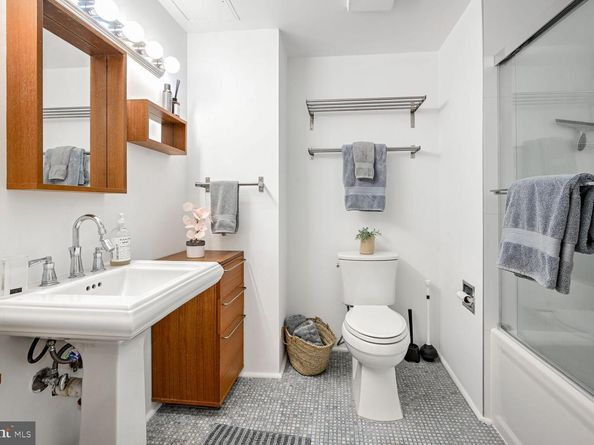 2301 N Street NW 104, Washington DC 20037
