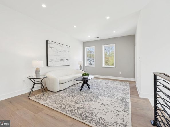 1110 Hillcrest Drive SW, Vienna VA 22180
