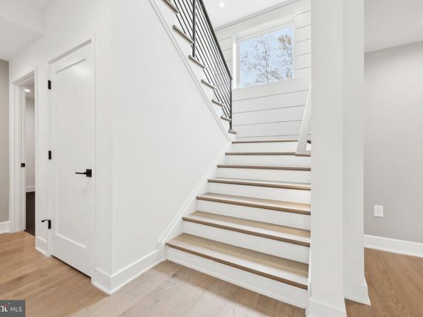 1110 Hillcrest Drive SW, Vienna VA 22180