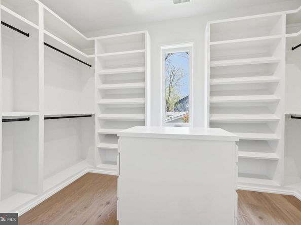 1110 Hillcrest Drive SW, Vienna VA 22180