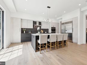 1110 Hillcrest Drive SW, Vienna VA 22180